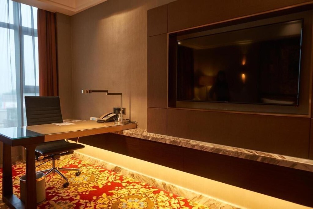Huayu Landmark Hotel 23/32