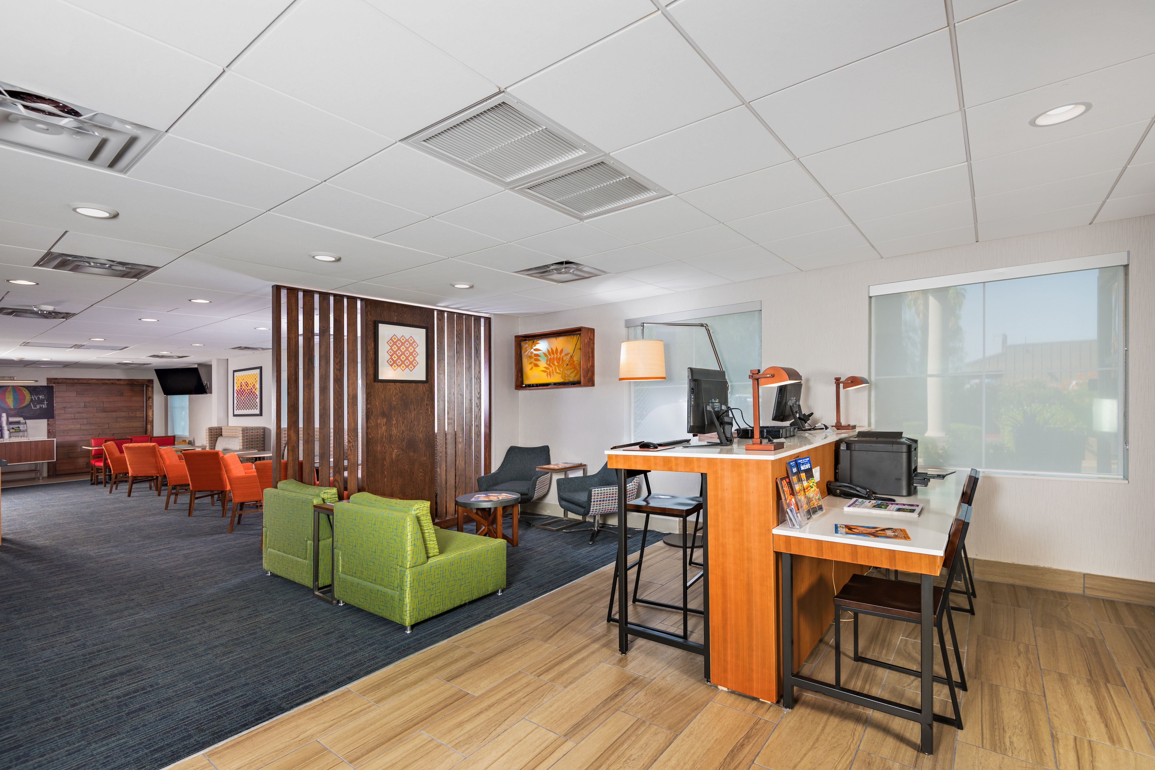 Holiday Inn Express Hotel Suites Peoria North Glendale 47/60