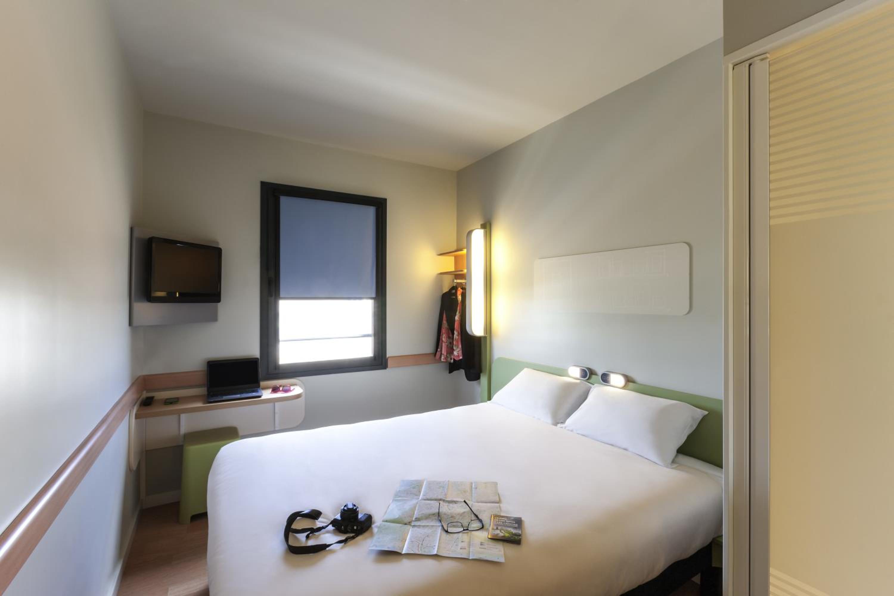 Standard, Double Bed, City Side