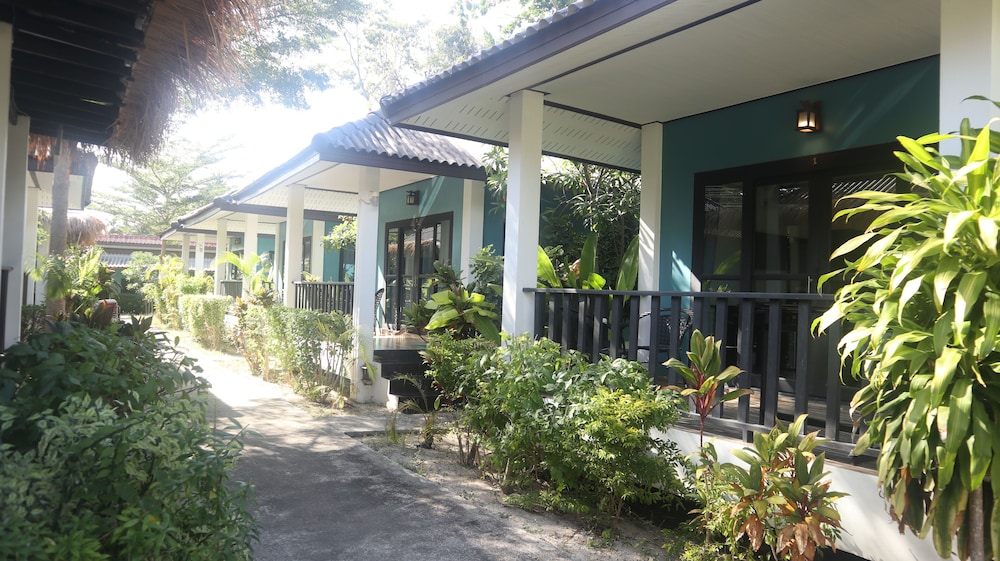 Lanta Memory Resort 12/52
