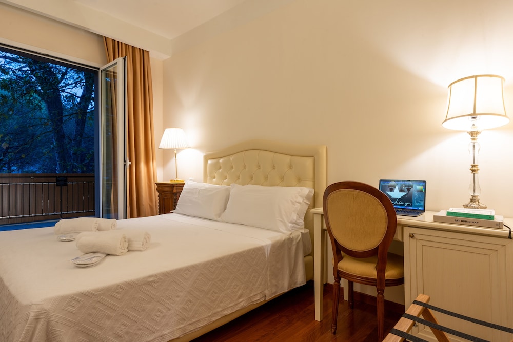Hawaii Hotel 14/50