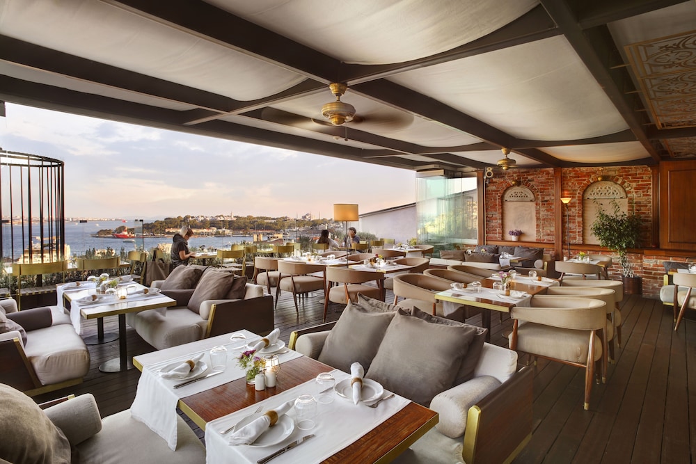 Georges Hotel Galata 59/74