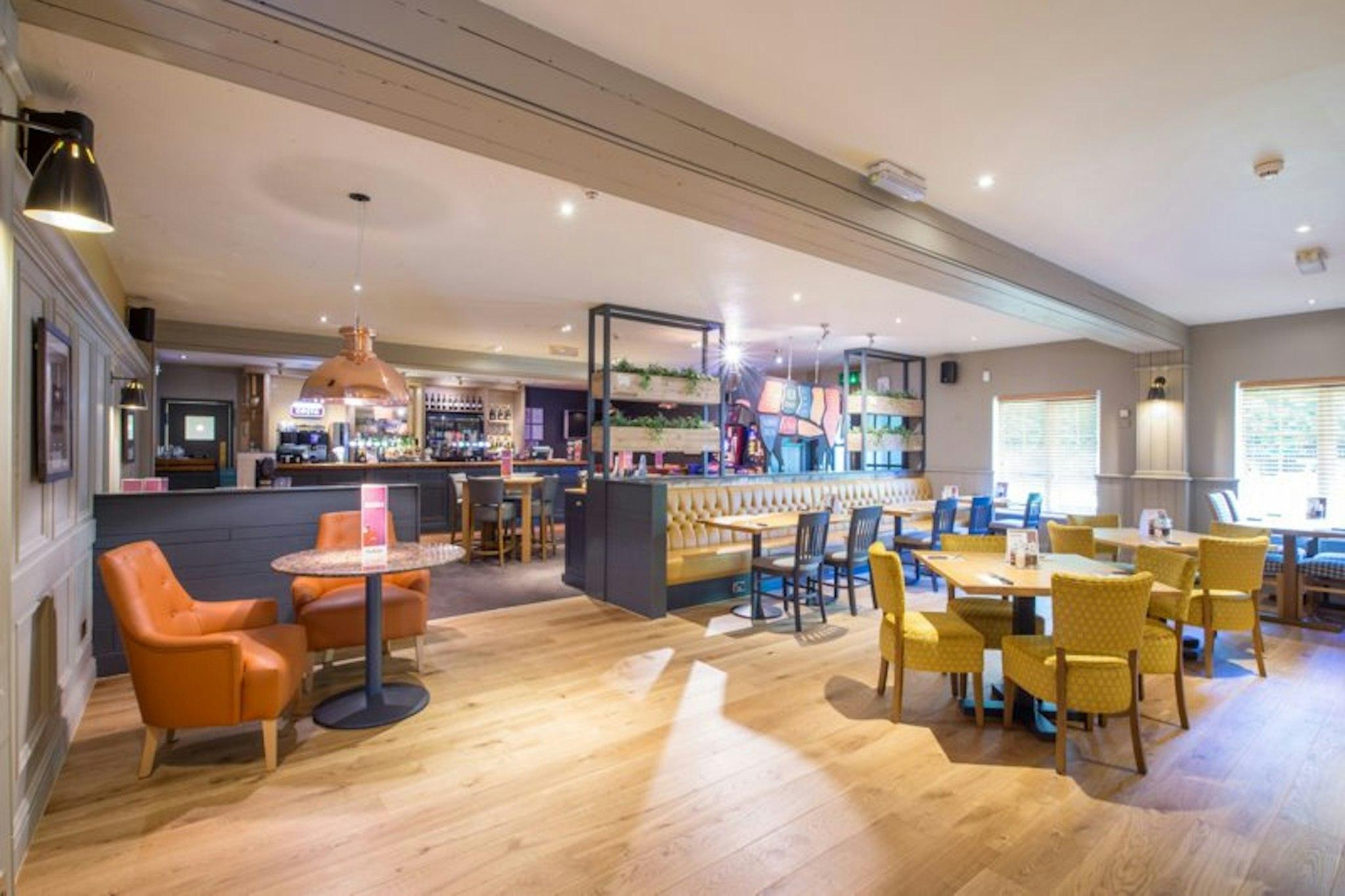 Premier Inn Newport Wales (M4, J24) 31/38