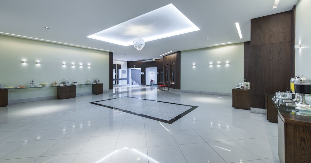 Lobby at Comfort Suites Vitória, VITORIA-BRAZIL
