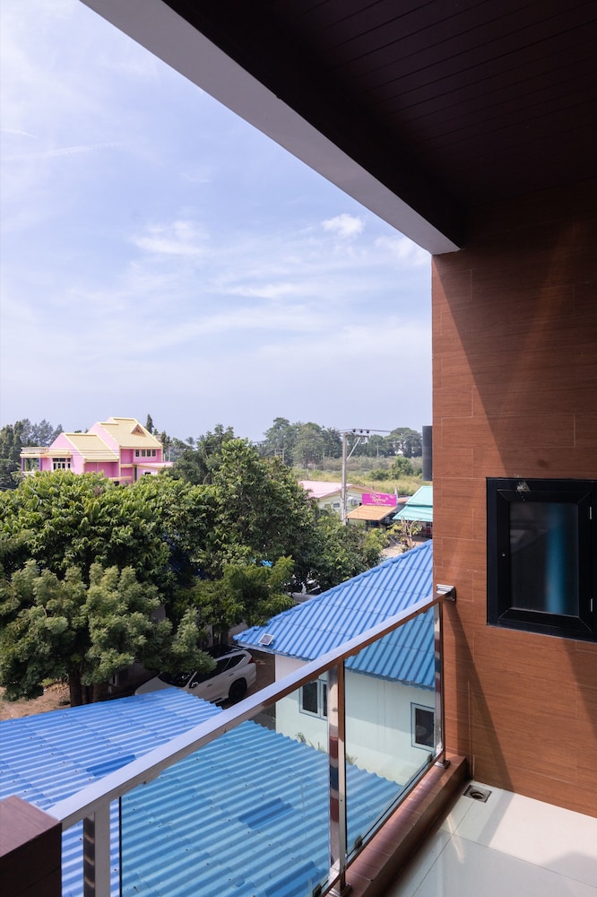 Tribe Hotel Pattaya 25/50