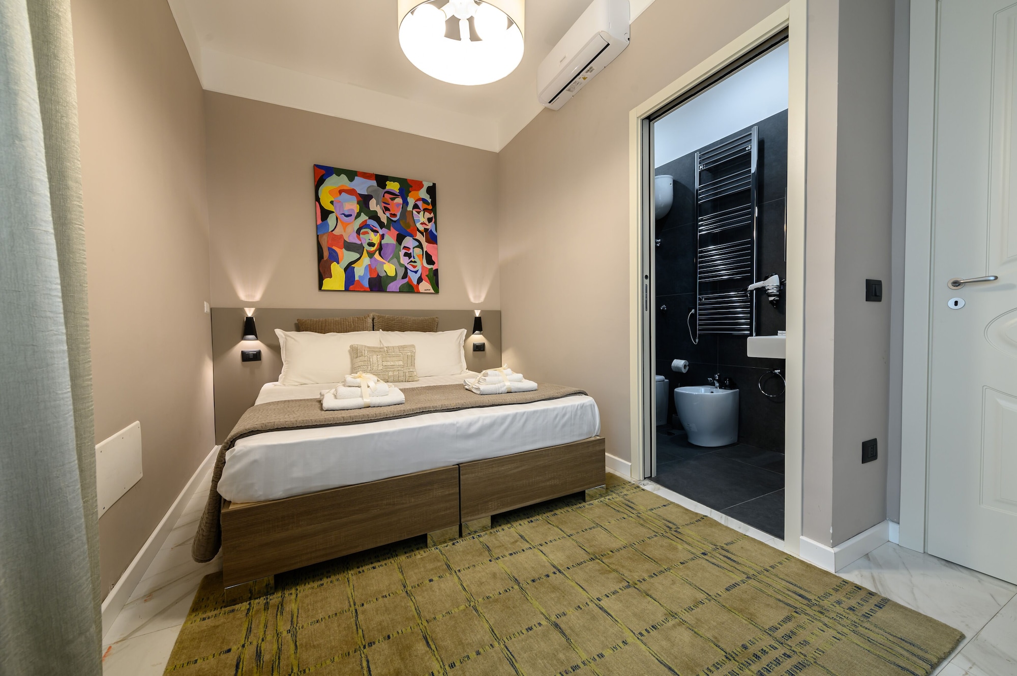 ECONOMY, DOUBLE OR TWIN BED