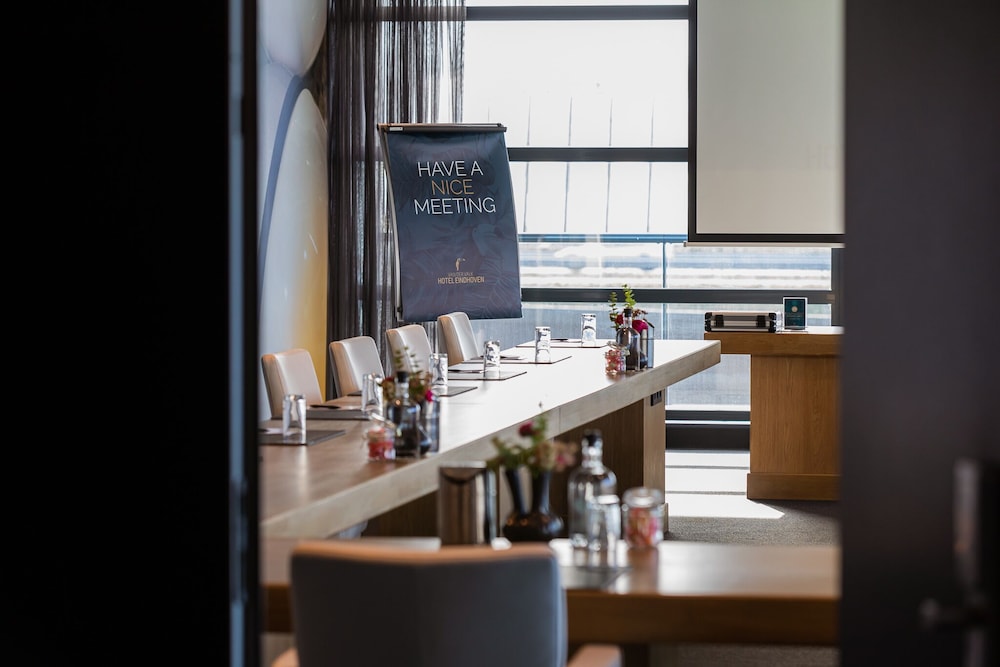 VAN DER VALK HOTEL EINDHOVEN 54/62