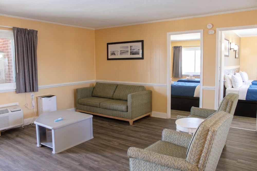 Colonial Inn Motel 47/77