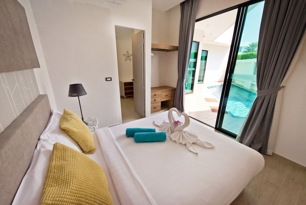 Tropicana Pool Villa 14/50