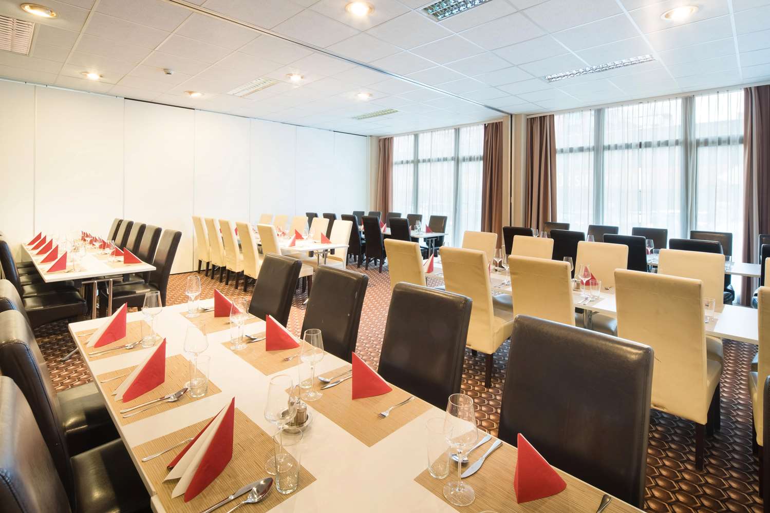 Smart Hotel Voesendorf 64/66