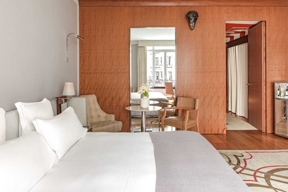 Le Royal Monceau Raffles Paris 30/80