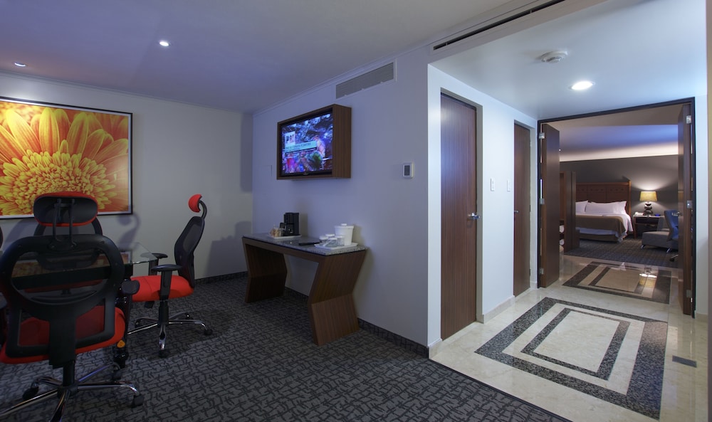 Holiday Inn Ciudad de Mexico Trade Center 68/80