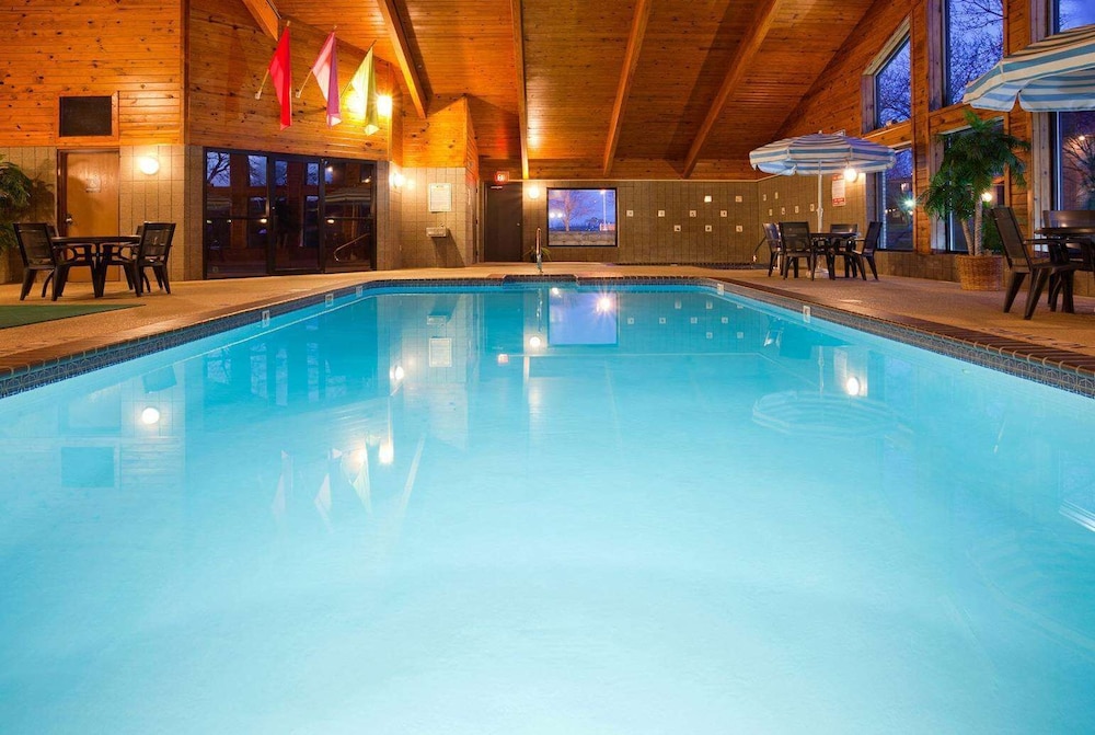 AmericInn By Wyndham West Burlington 4/45