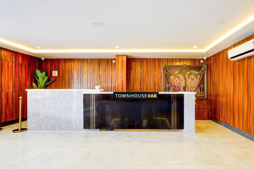 Hotel Grand Orchid 6/38
