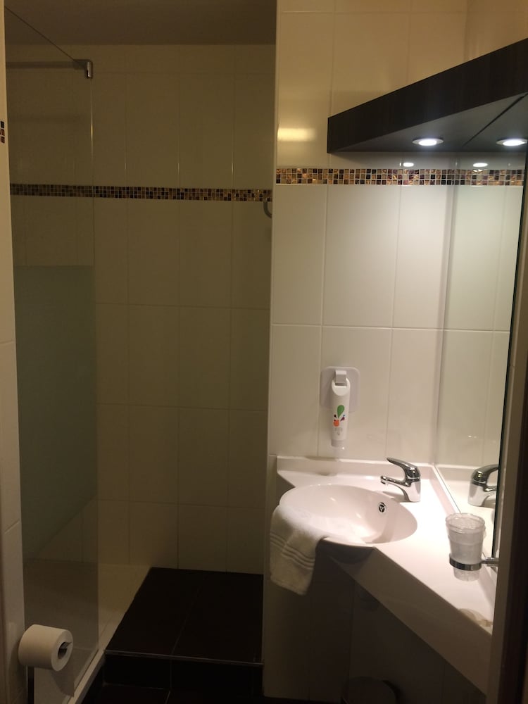Ibis Styles Rouen Val-de-Reuil 14/78