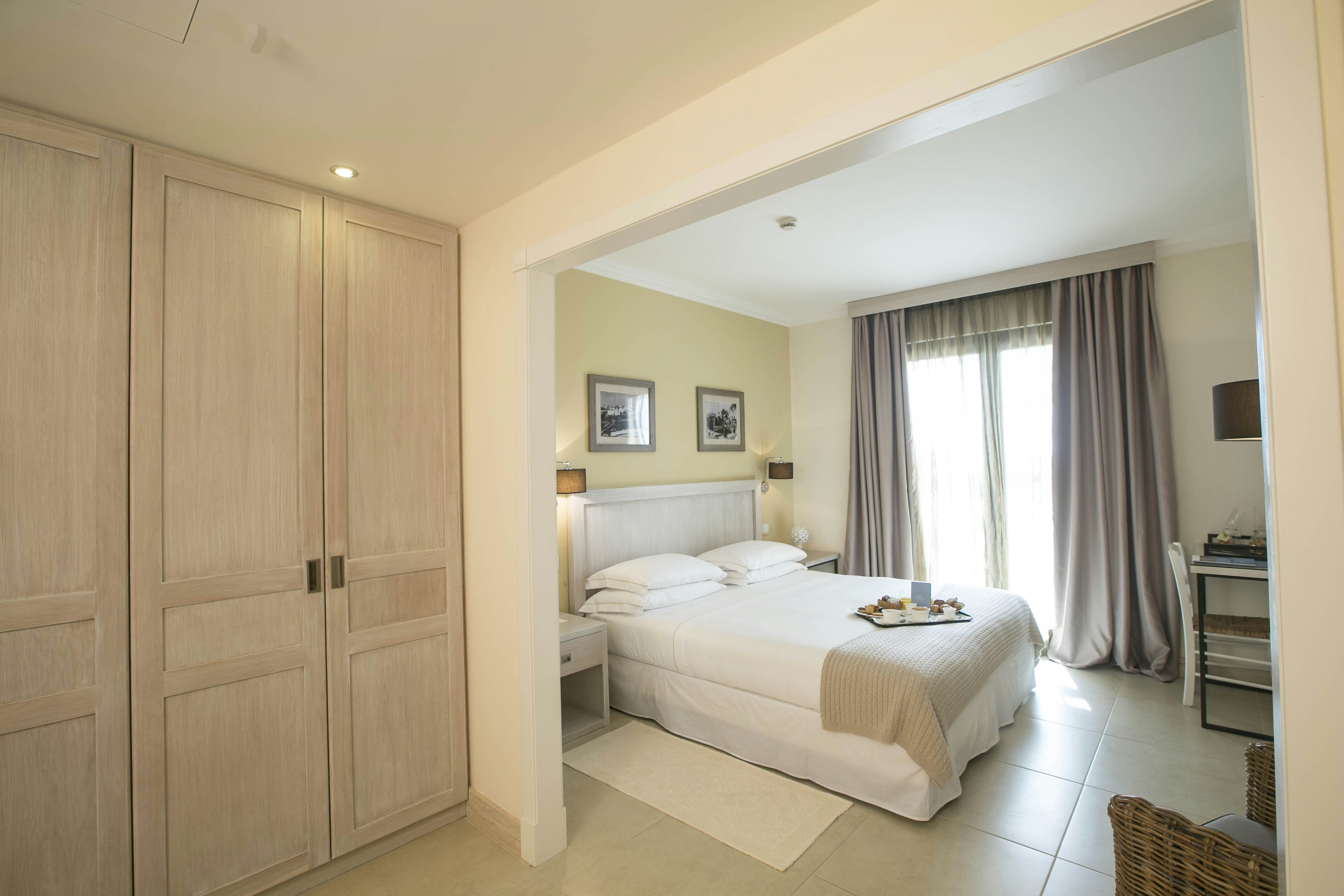 Junior Suite, Lateral Side Sea View
