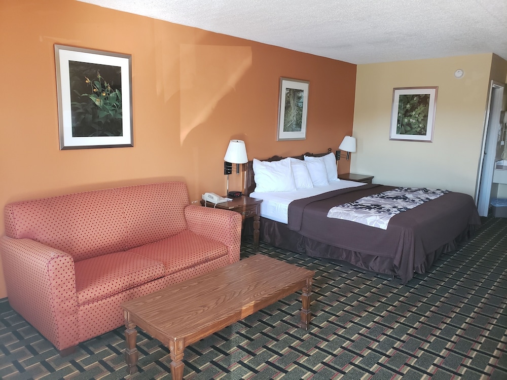 Econo Lodge Kennett 14/23