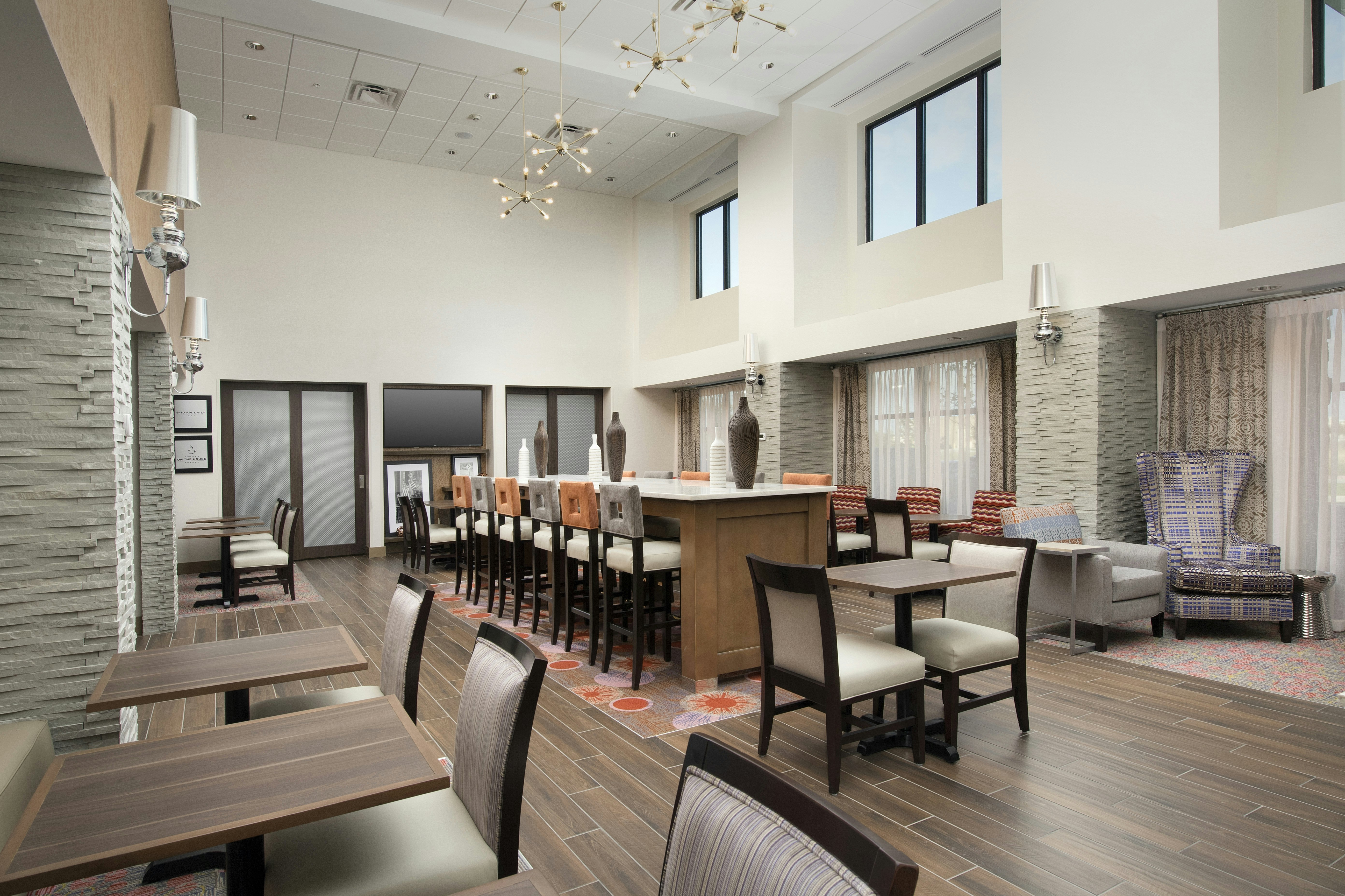 Hampton Inn & Suites San Antonio Lackland Afb Seaworld 26/36