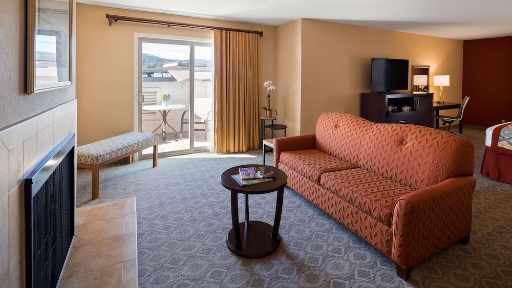 Best Western Plus Monterey Inn 33/46