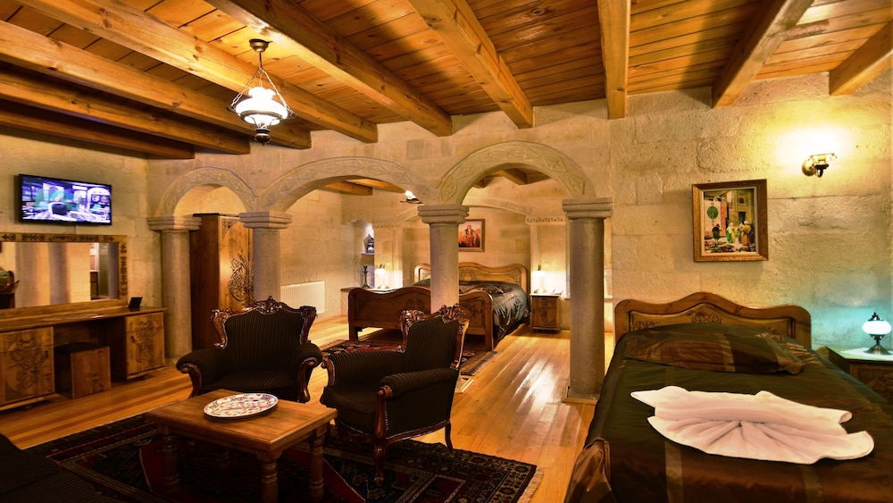 Harman Cave Hotel 48/78