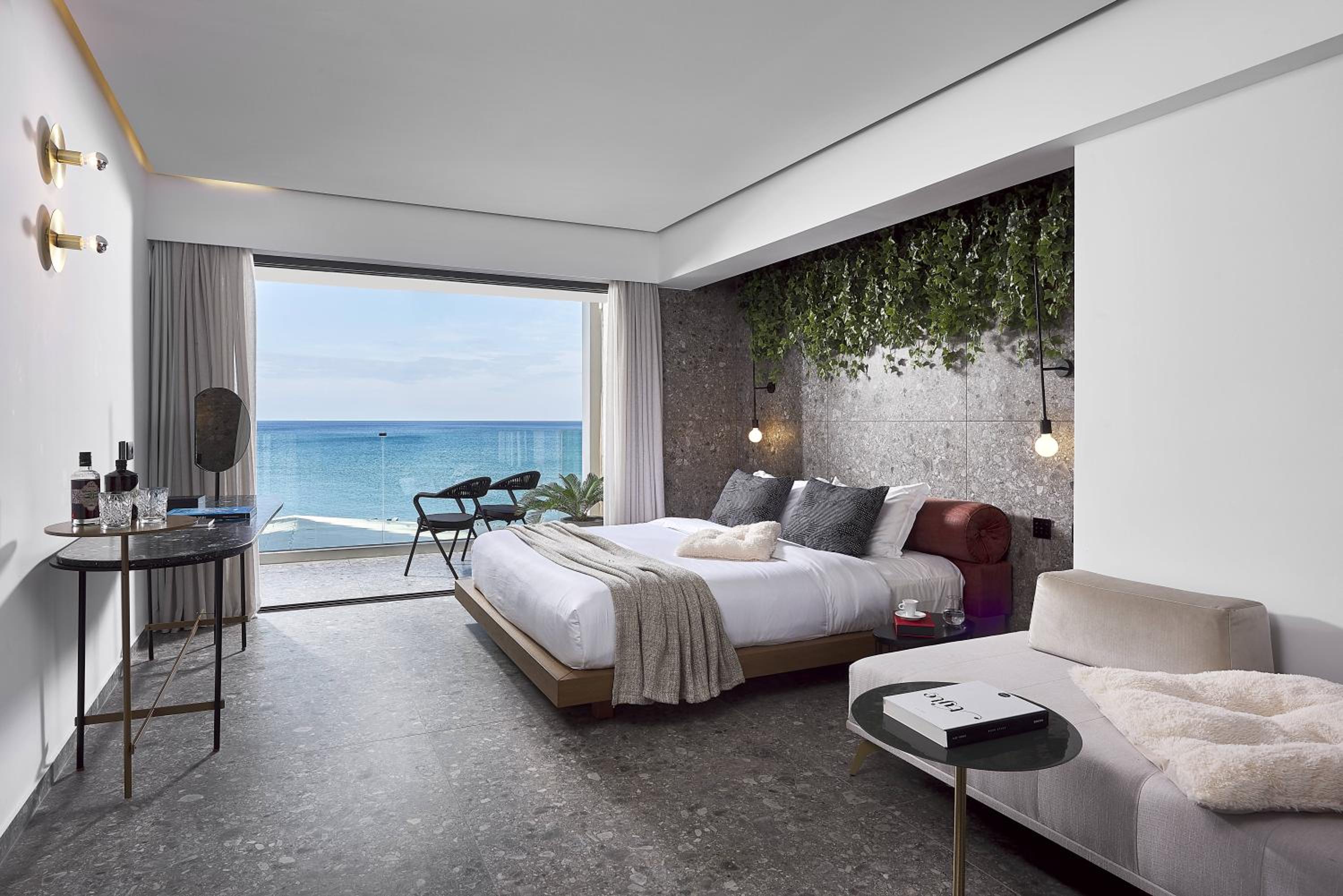 Executive, Suite, Sea View, Outdoor Jetted Tub
