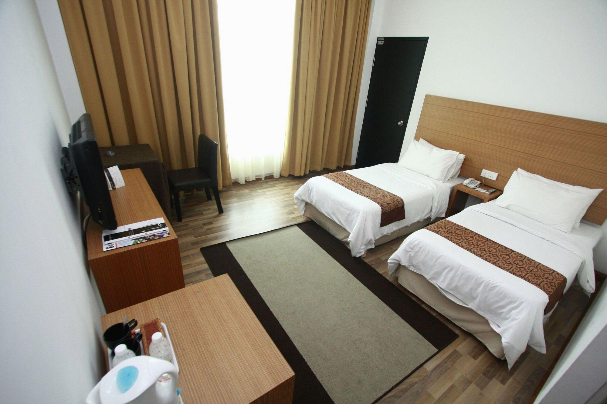 Dormani Hotel Kuching 14/40