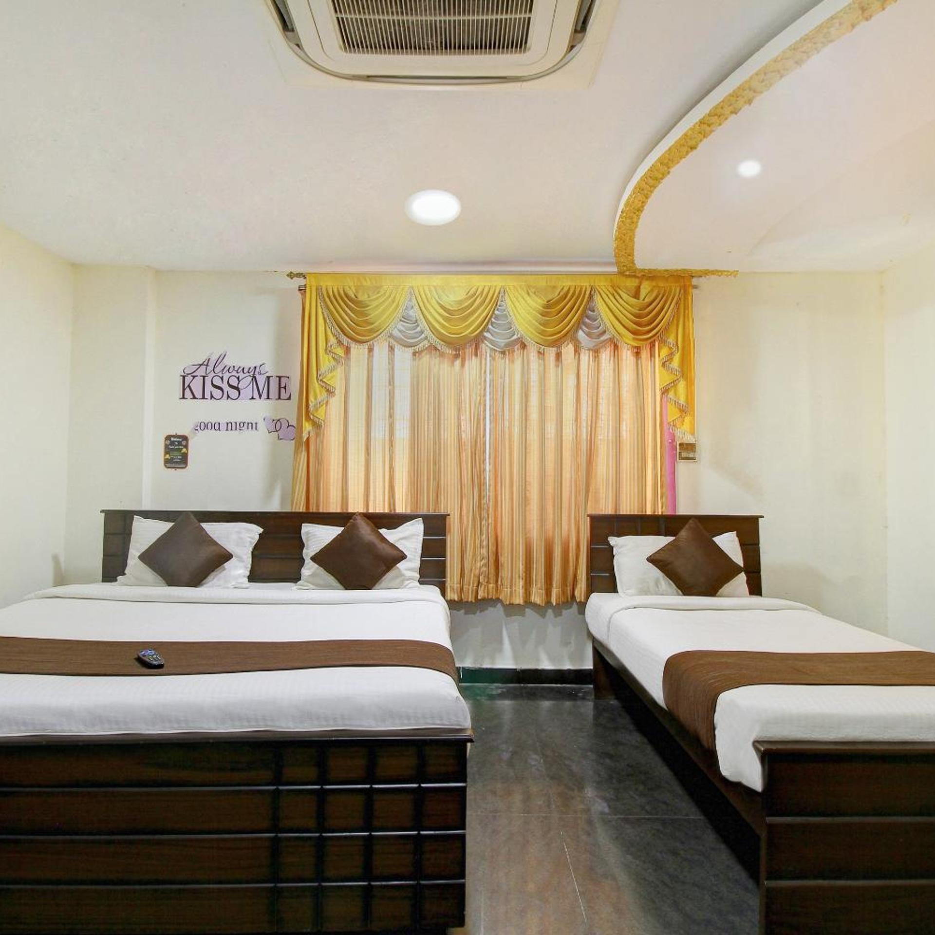 Oyo 4584 India Gate 18/54