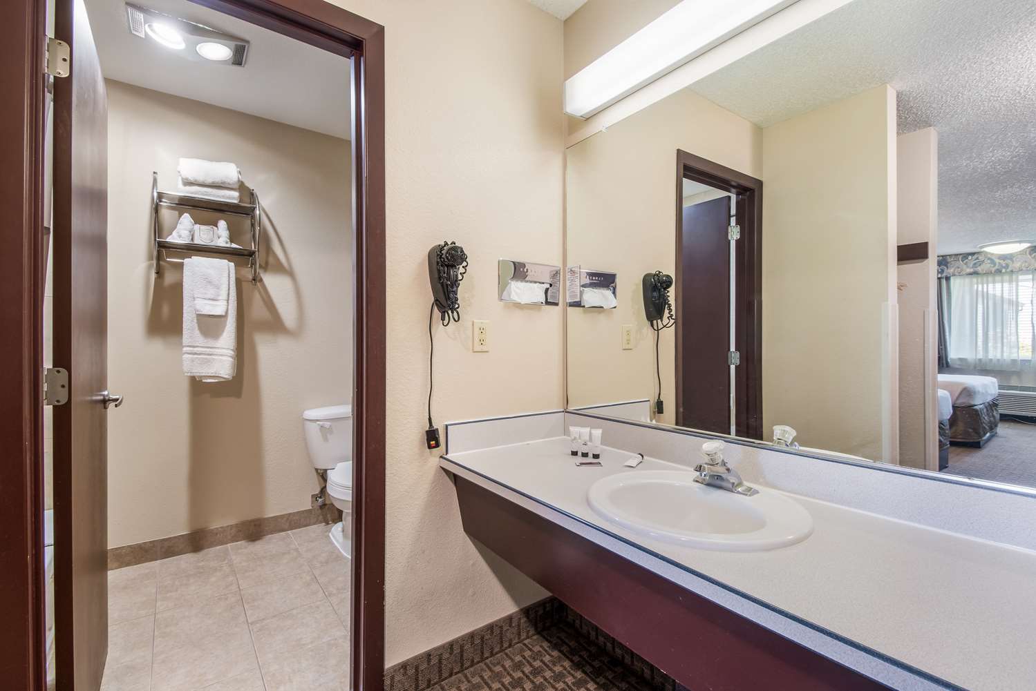 Red Lion Inn Suites Vancouver 53/53