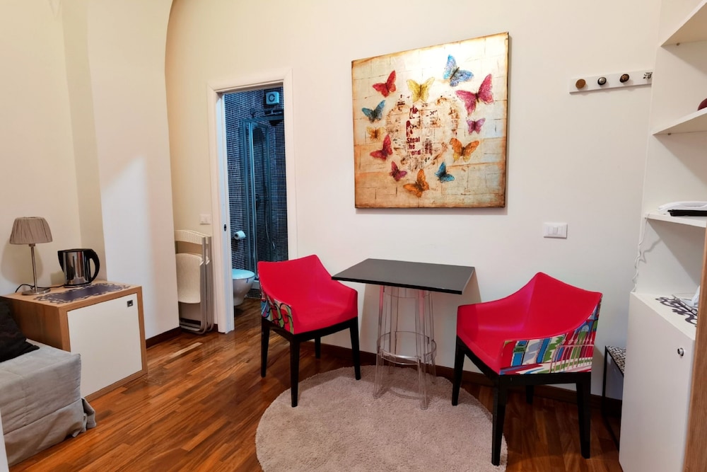 Titti Artistic B&B 27/45