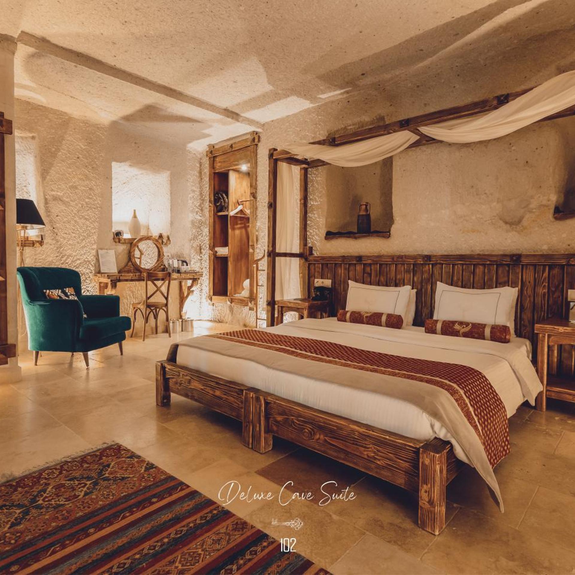 Cave, Deluxe, Suite, Hot Tub