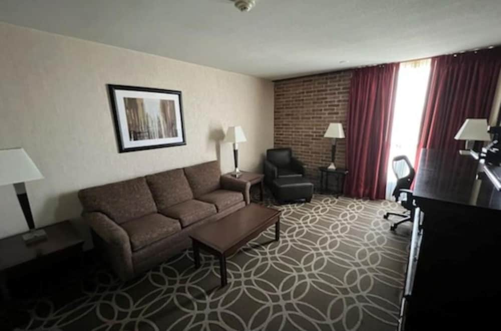 Hotel Lotus Kansas City Merriam 45/64