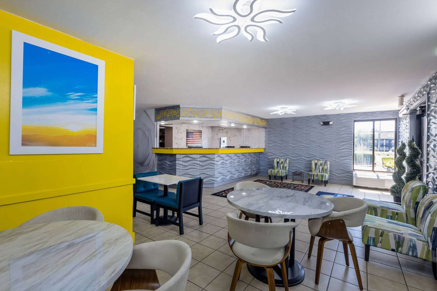 Days Inn & Suites by Wyndham Fort Bragg/Cross Creek Mall 30/41