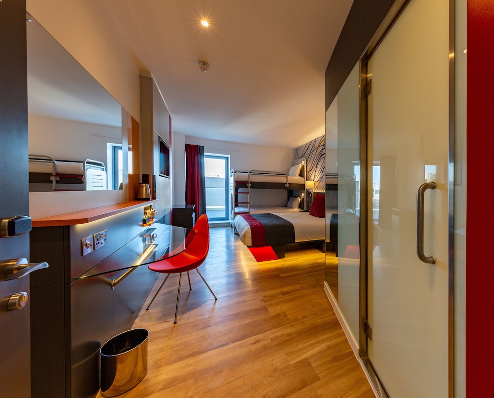 Four Points Flex by Sheraton Cardiff 38/47