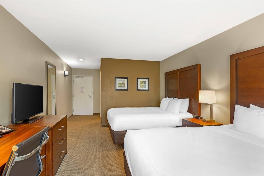 غرفة بسريرين كوين لذوي الإعاقة، Comfort Inn & Suites Gap Amish Country 4/6