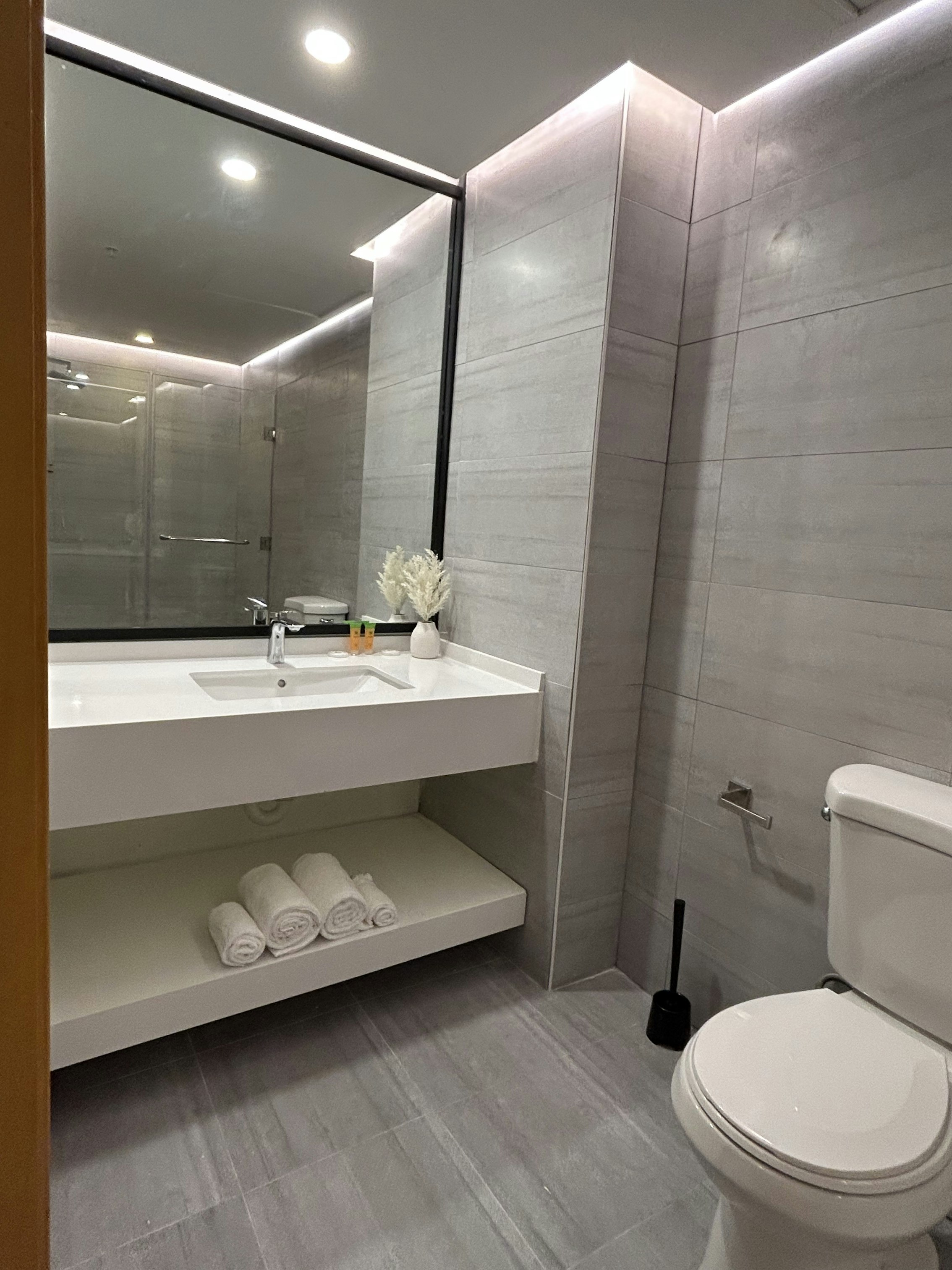 Galaxy Hotel 4/4