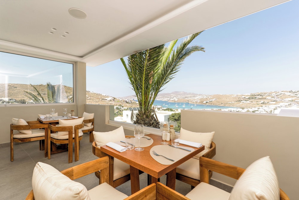 Kallos of Mykonos 39/50