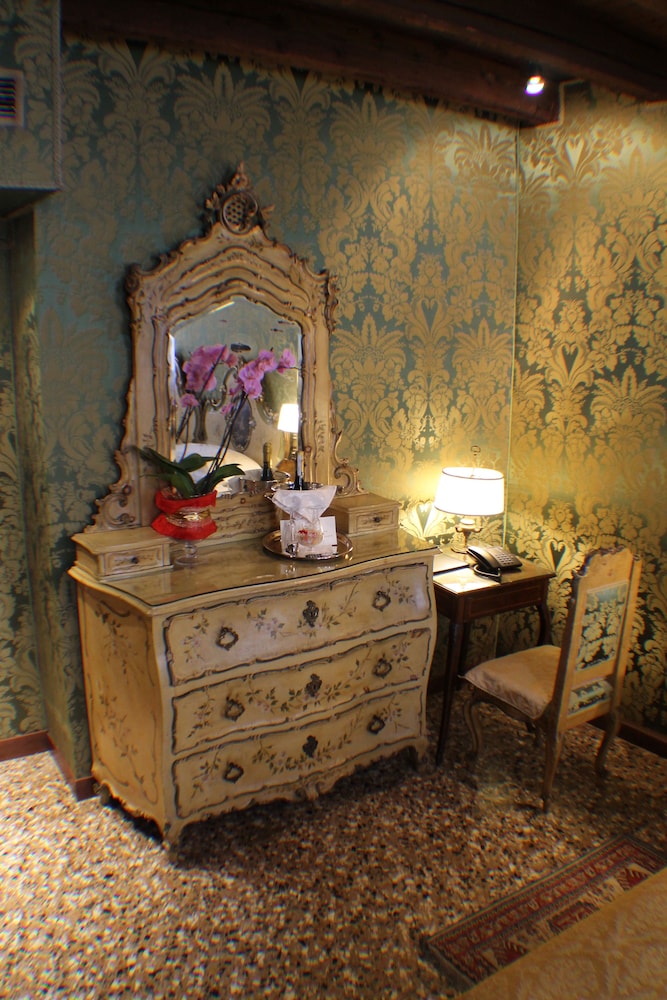 Hotel Palazzo Abadessa 12/50