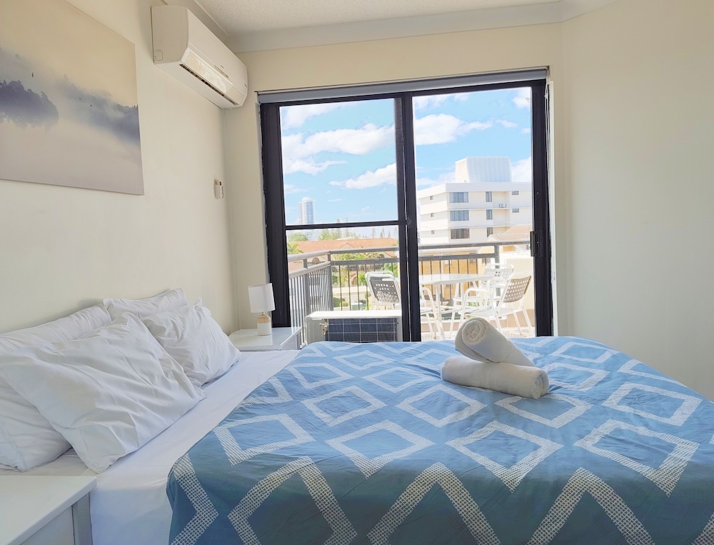 Windsurfer Resort 12/57