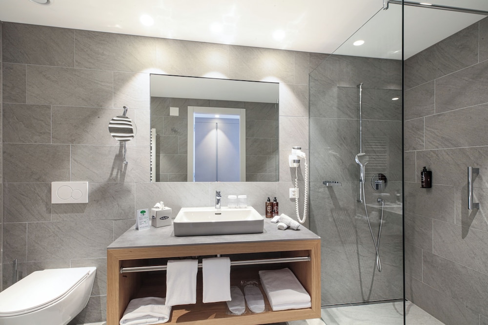 Hotel And Lounge Lago Maggiore 47/50