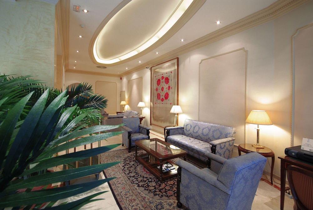 Roger De Lluria Hotel 40/57