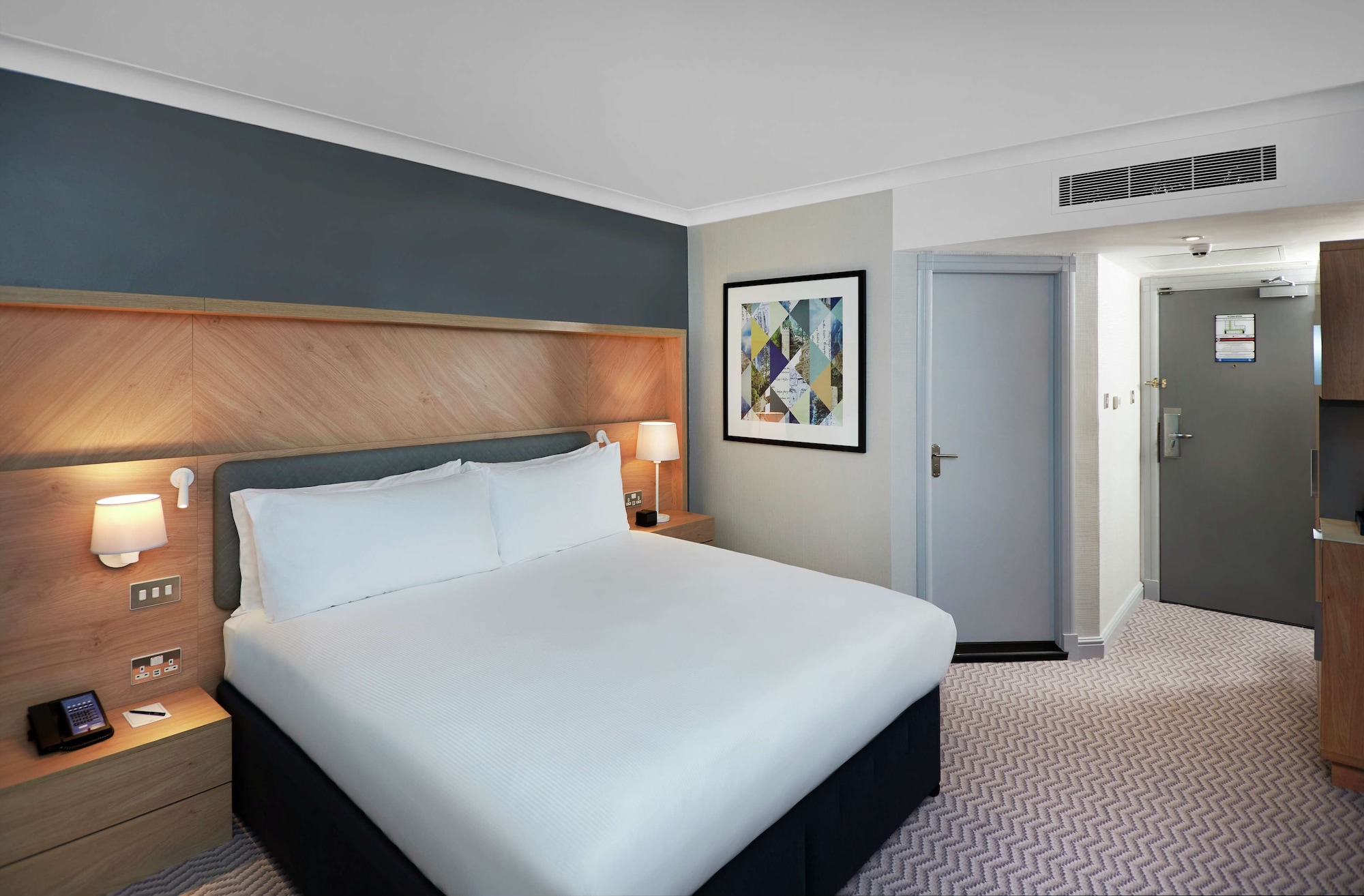 ROOM, KING BED
