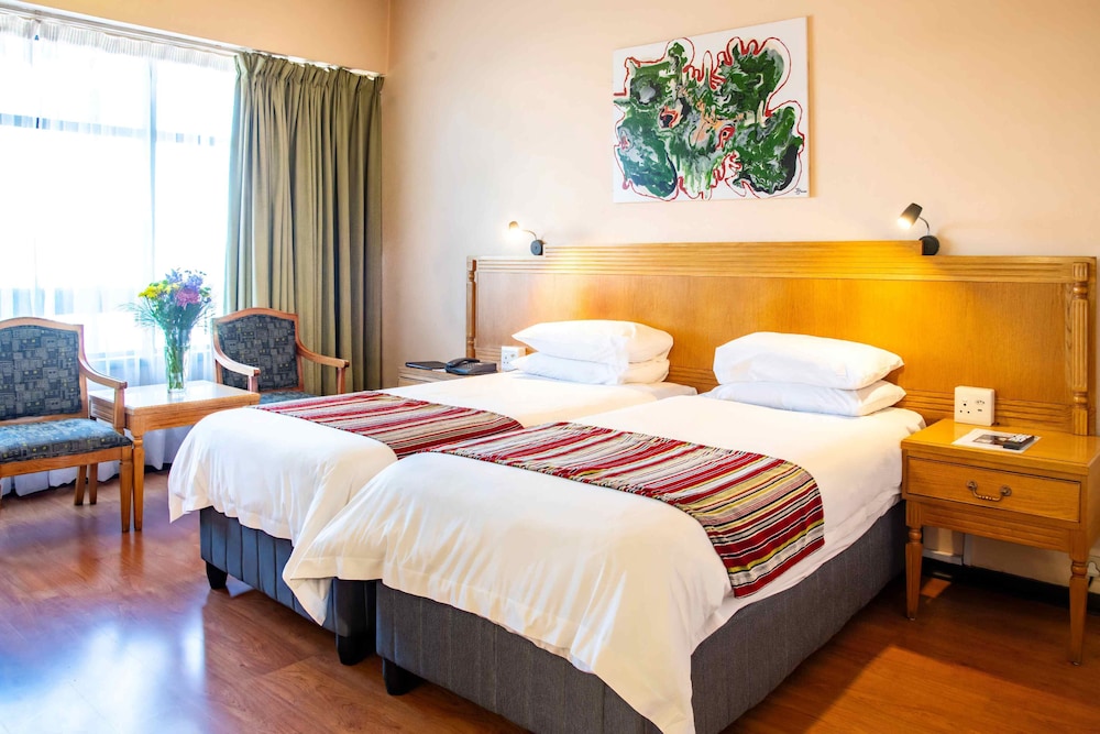 Standard, Twin Beds, Bon Hotel Bloemfontein Central 6/10