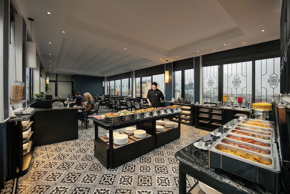 Hanoi Le Chateau Hotel & Spa 29/50