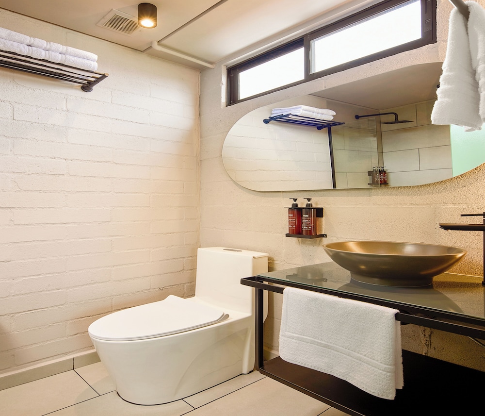Urbit Social Lofts 33/35