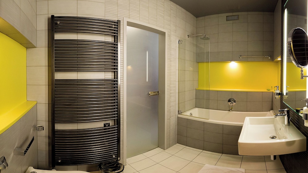 Hotel Aquacity Mountain View 64/65