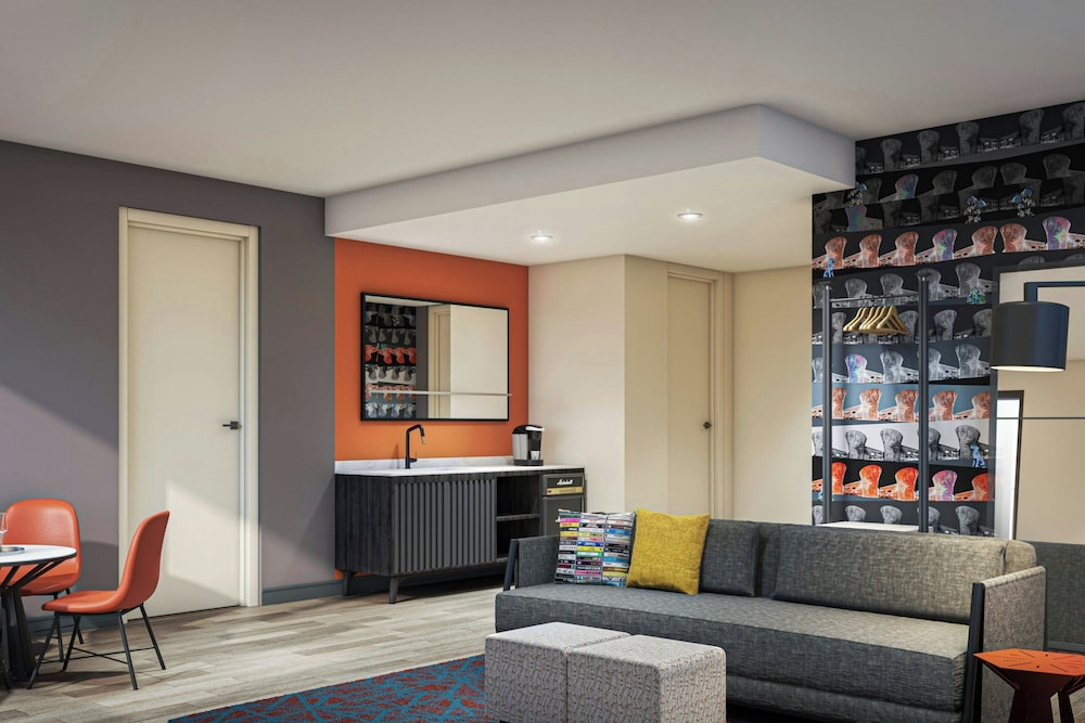 Aloft Orlando Lake Nona 14/49