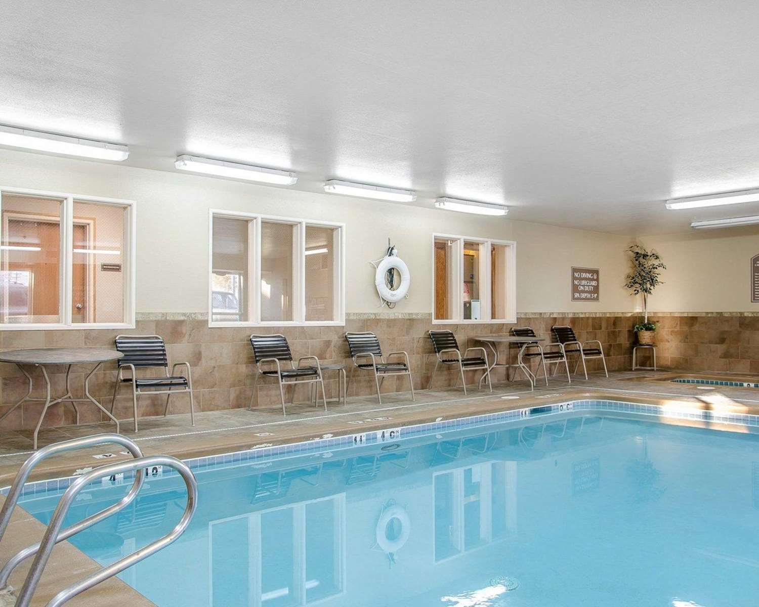 swimming pool spa