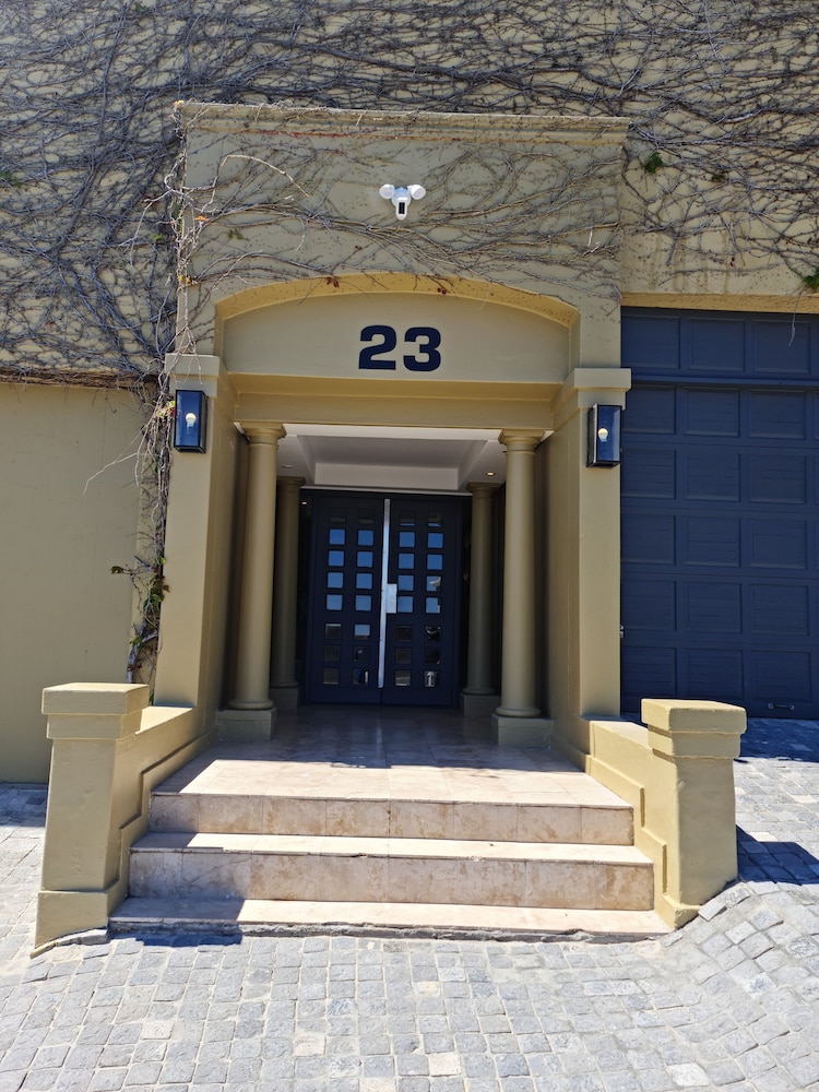 Royal Boutique Hotel 3/53