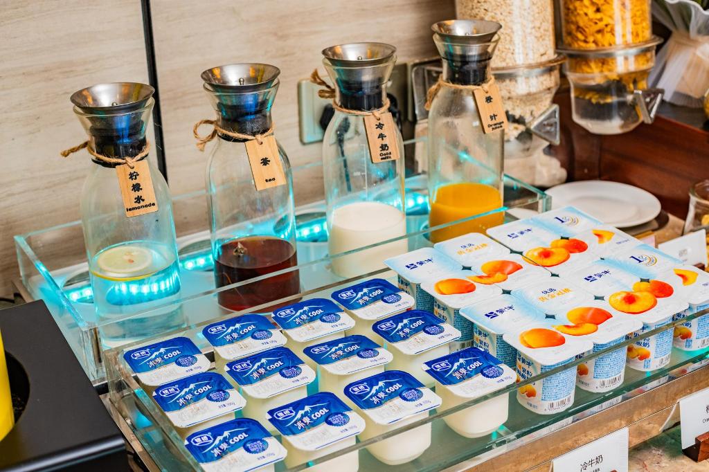 Home Inn Plus (Xi'an High Tech Zone Jinye No. 1 Zhangba No. 4 Subway Station Store) 54/58