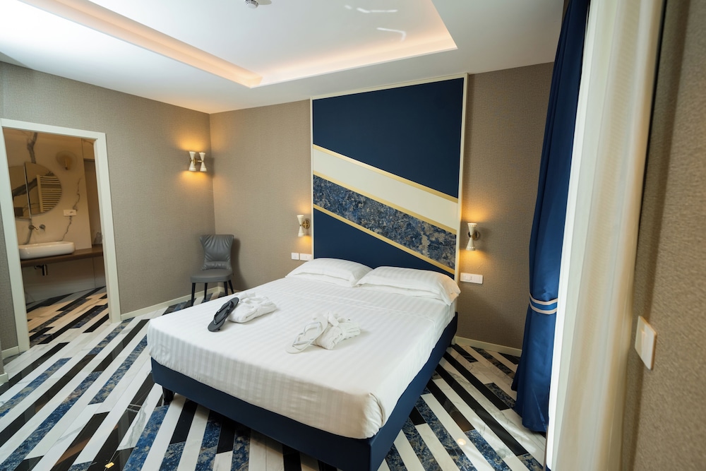 Deluxe, Double Bed